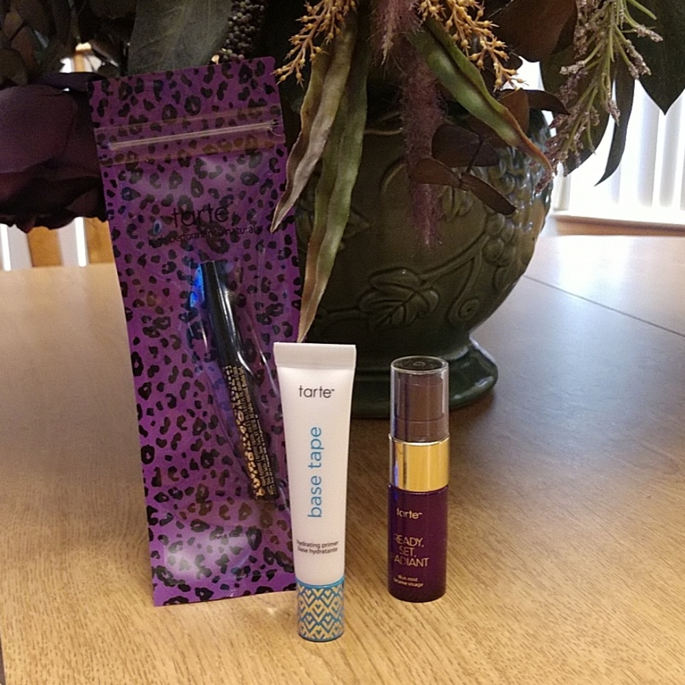 New 3 Piece tarte Set
